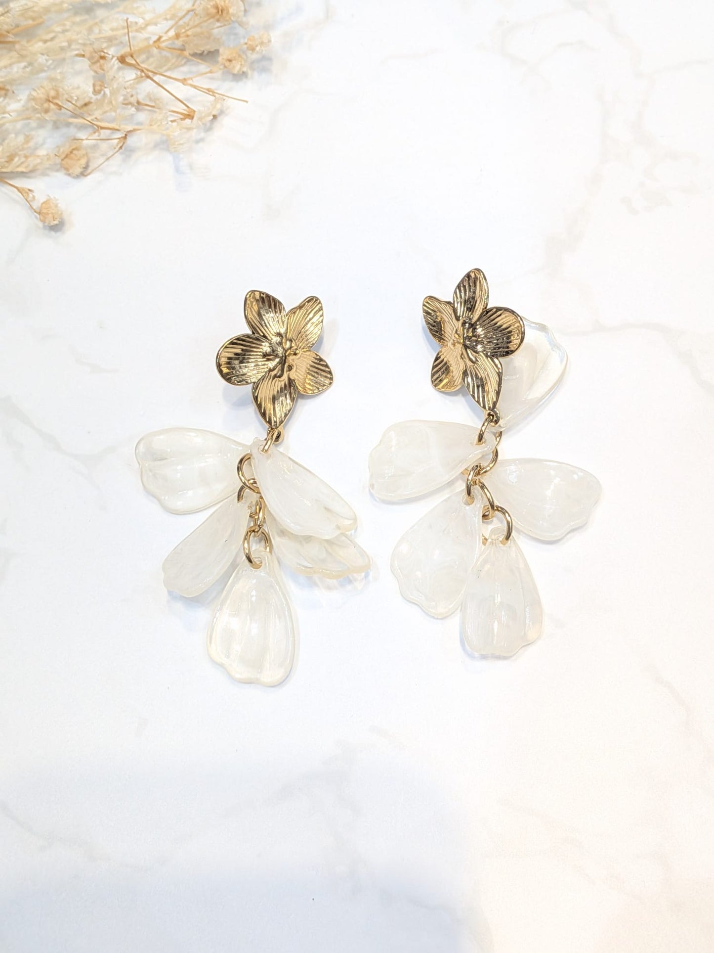 Oorbellen flower wit