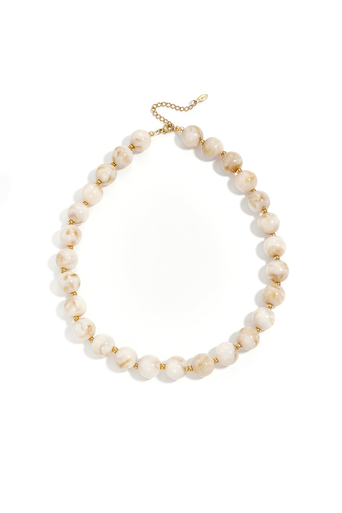 Kralenketting met goude kraaltjes tussendoor 13.5mm