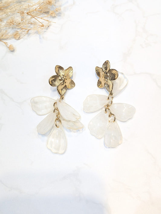 Oorbellen flower wit